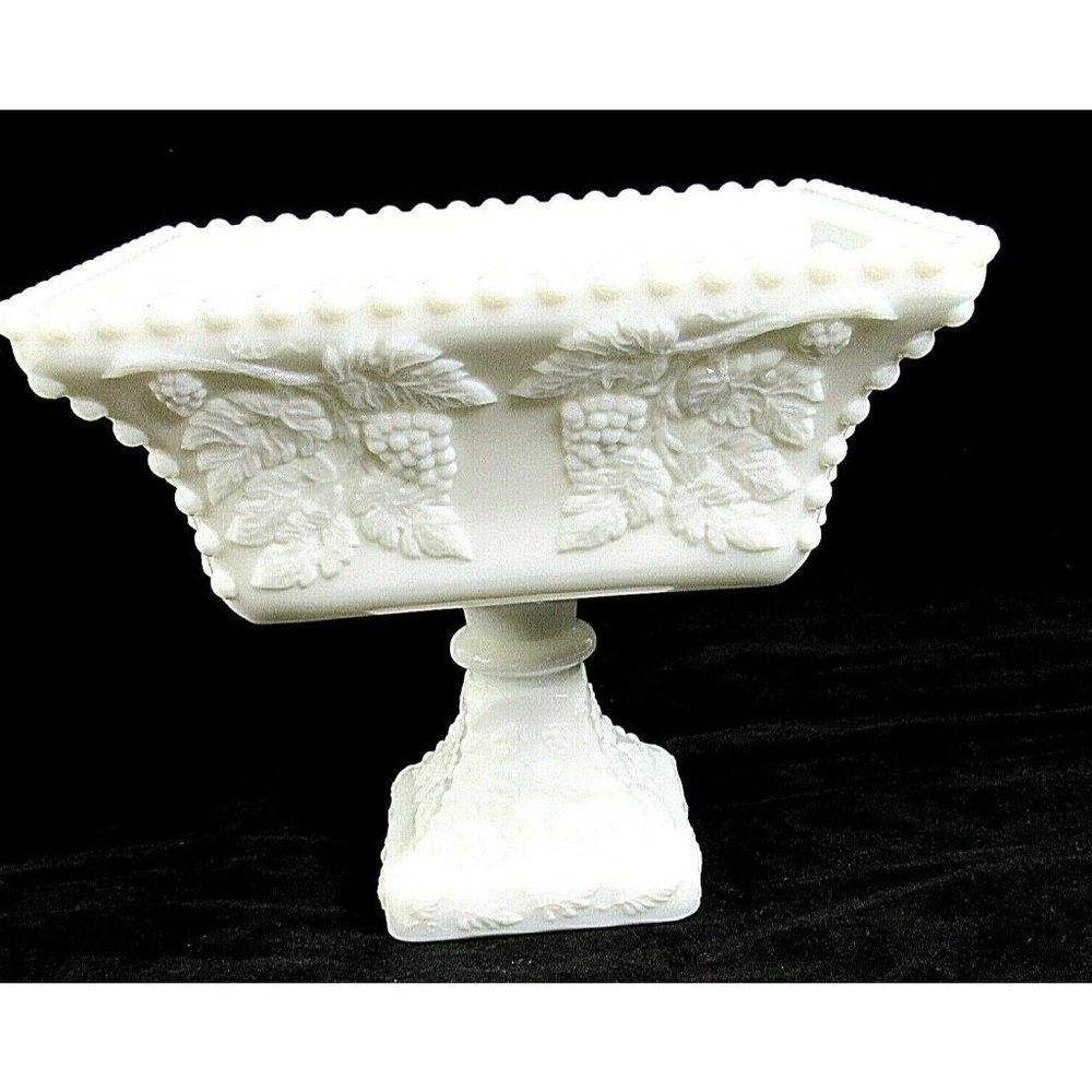 Vintage Milk Glass Square Fruit Bowl Westmoreland Grapes Design 6.5" - Picture 1 of 5